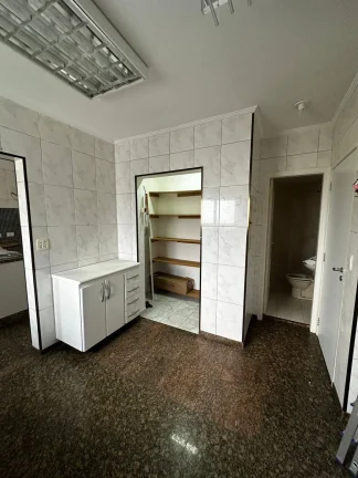 Imagem Apartamento 188 m² 4 Dormitorios sendo 1 Suite e 3 Vagas de Garagens