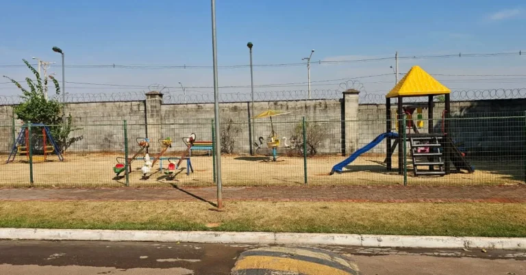 Imagem Casa 3/4 C Suite Em Condominio Em Trindade Com Entrada Zero Para Renda De 10k