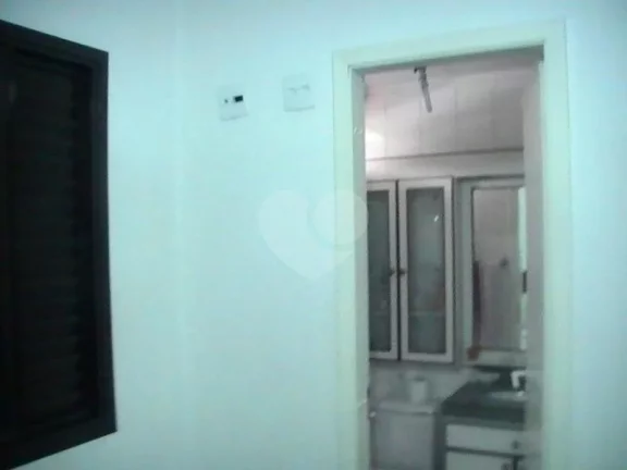 Imagem Apartamento à venda com 3 quartos, sendo 1 suíte, no condomínio Residencial Rembrandt, São Paulo - SP