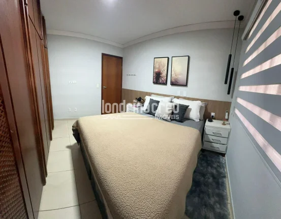 Imagem Casa em Londrina com duas residências independentes, energia solar, área gourmet com churrasqueira e localização excelente — ideal para morar e investir!