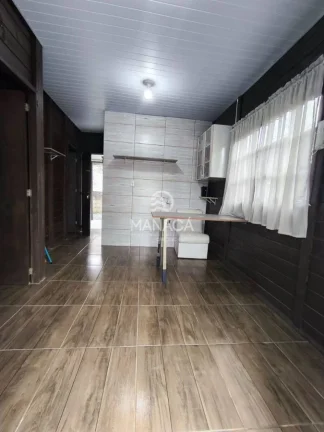 Imagem Kitnet de madeira com 32m² para alugar, 2 quartos, São Cristóvão em Barra Velha - SC