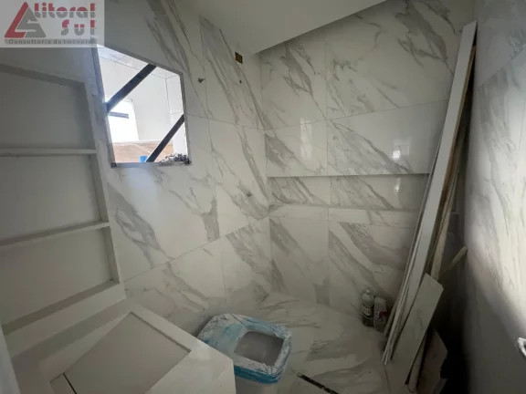 Imagem Casa à venda em Praia Grande-SP, bairro Aviação, 3 quartos, 1 suíte, 1 sala, 2 banheiros, 1 vaga, 175m²