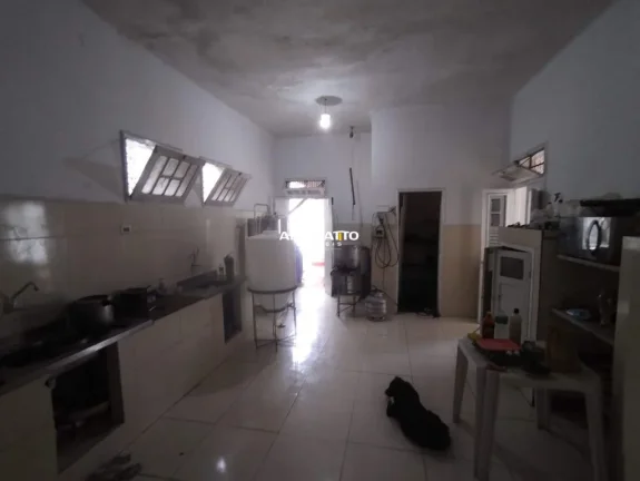 Imagem Casa Grade Ideal para Família Grande e ou Comércio - No Coração do Espinheiro