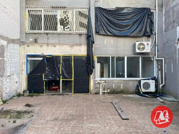 Imagem Conjunto de 110m² em rua de grande fluxo