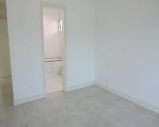 Imagem Casa de luxo à venda ou locação no Balneário Praia do Pernambuco em Guarujá-SP: 4 quartos, 4 suítes, 5 banheiros, 2 vagas, 300m².