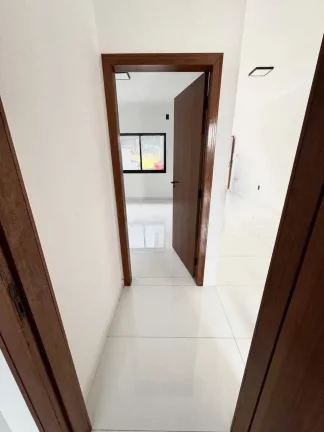 Imagem Casa geminada com 2 dormitórios e garagem para 2 carros em Palhoça/SC