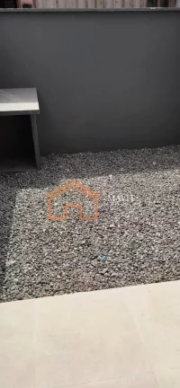 Imagem Imperdível! Casa à venda em Joinville-SC, bairro Nova Brasília. 2 quartos, 1 sala, 2 banheiros, 1 vaga de garagem. Aproveite!