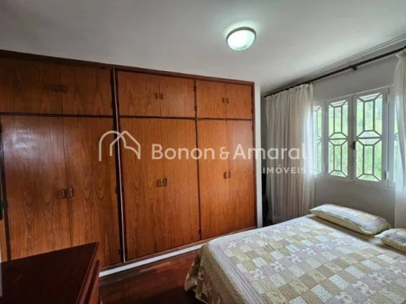 Imagem Excelente casa, espaçosa, construção sólida, com telhado novo, ideal para quem procura conforto ...