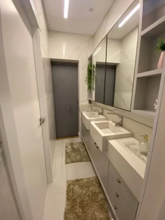 Imagem Casa com 5 suítes à venda no condomínio Caledônia