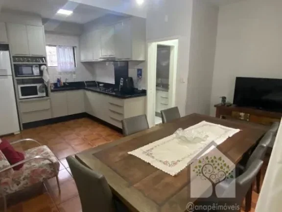 Imagem Casa a poucos passos da Av Mauro Ramos