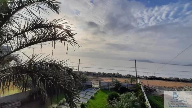 Imagem Casa - Padrão, para Venda em Itapoá/SC