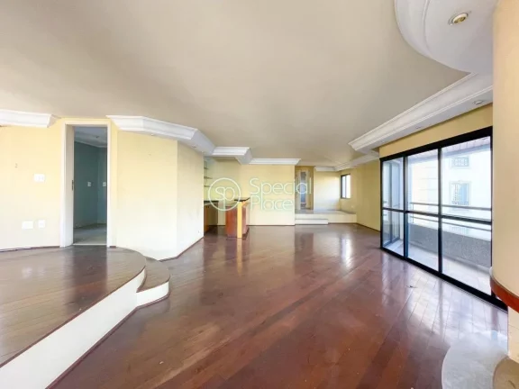Imagem Apartamento enorme. São 215m2 de área útil, 3 dormitórios ( 3 suítes ) e 4 vagas na garagem. Li...