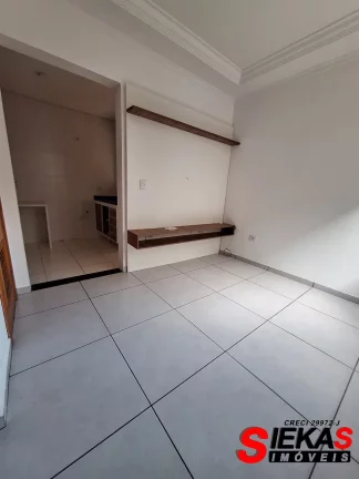 Imagem Casa para locação em São Paulo-SP, bairro Carrão: 2 quartos, 2 suítes, 1 sala, 3 banheiros, 1 vaga de garagem, 65m² de área.