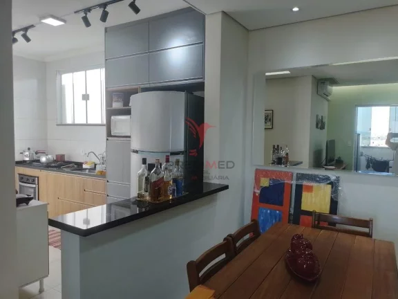 Imagem ...Oacute;timo apartamento com 2 quartos, um su...iacute;te, 01 banheiro social, cozinha, ...aacute;...