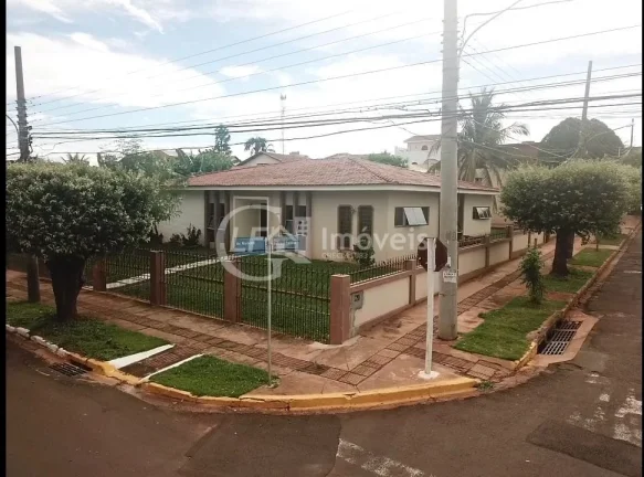 Imagem Impecável Casa à Venda na Orla Morena em Campo Grande-MS: 4 Quartos, 1 Suíte, 4 Salas, 2 Banheiros, 7 Vagas, 289,61 m²!