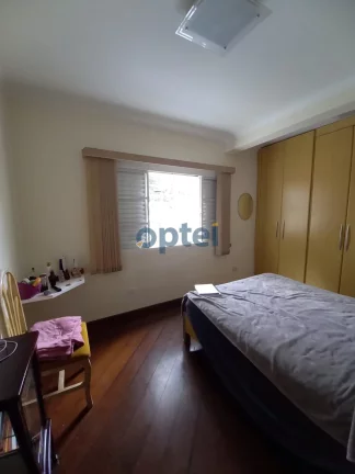 Imagem Casa no Jardim Hollyood - SBC , com 02 dormitórios , suite, quarto de empregada com wc, 2 vagas.