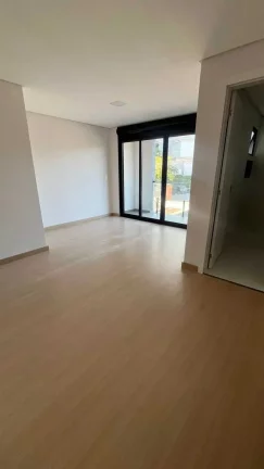 Imagem Geminado alto padrão com 3 suítes sendo 1 master e 2 vagas de garagem - Saguaçu | Joinville/SC