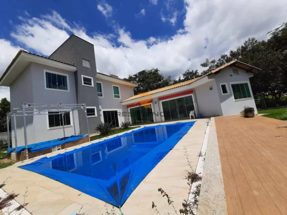 Casa com 04 quartos a venda em condomínio Lagoa Santa-MG !