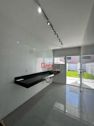 Imagem Casa com 2 dormitórios à venda, 92 m² por R$ 460.000 - Vila do Peró - Cabo Frio/RJ