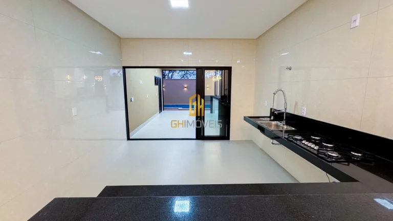Imagem CA1593Belíssima casa de alto padrão com 4 quartos sendo 2 suítes A casa possui - 4 suítes, sendo...