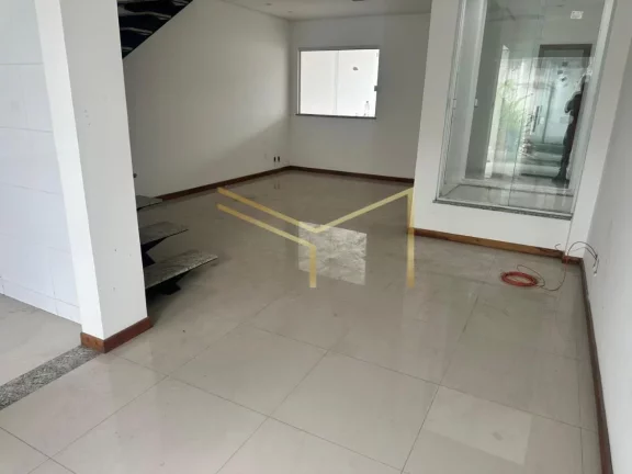 Imagem Casa ideal para quem quer morar próximo à Fraga Maia. Localizada próxima da S. Roque, Shopping Millenium e outros comércios.