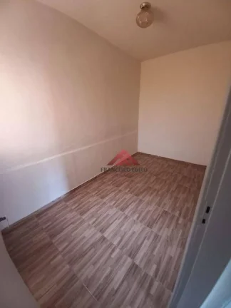 Imagem Otima casa no centro de São Gonçalo com varanda,Sala 02 quartos bamheiro,cozinha e area de serviço,vaga de garagem,proximo a todo comércio do centro d