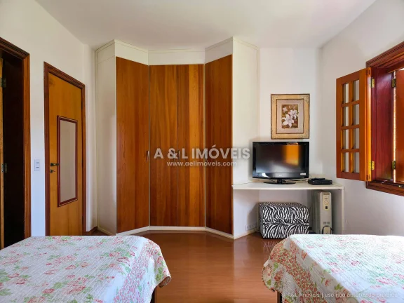 Imagem Casa à Venda na Aldeia Austríaca em Campos do Jordão - 6 Suítes e 640 m²