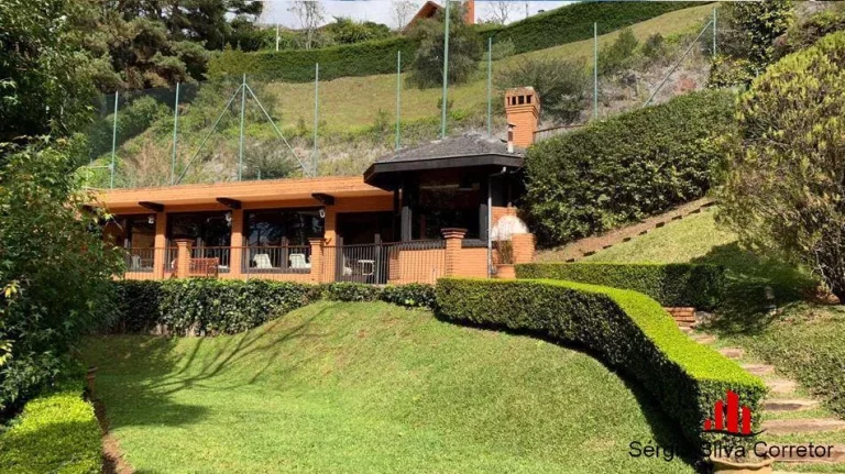 Imagem Casa com 5 dormitórios à Venda em Condomínio Fechado por R$ 6.500,00 m².