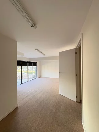Imagem Sala Comercial a venda no Wall Street – 300m², 2 Vagas e 2 Banheiros – Batel, Curitiba