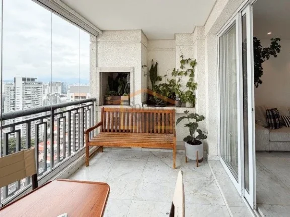 Imagem Duplex com 208 m² de área útil, distribuído em dois andares, com 4 dormitórios, sendo 3 suítes...