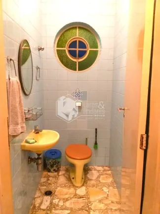 Imagem SOBRADO À VENDA, COM 267M² COM 3 DORM (1 SUÍTE), SALÃO GRANDE COM WC, 3 VAGAS DE GARAGEM COM ARMÁRIOS EMBUTIDOS NOS QUARTOS. - PRÓXIMO METRÔ VL MADALENA