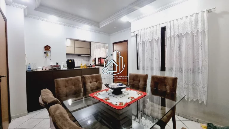 Imagem Sobrado com AMPLO ÁTICO, 170,34m² privativos, FRENTE PARA RUA, localizado no Bairro Boqueirão, Cu...