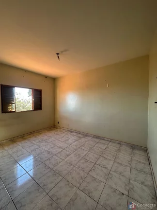 Imagem Casa à Venda no Jardim Esperança – 3 Quartos, Quintal e Ótimo Espaço em Patos de Minas