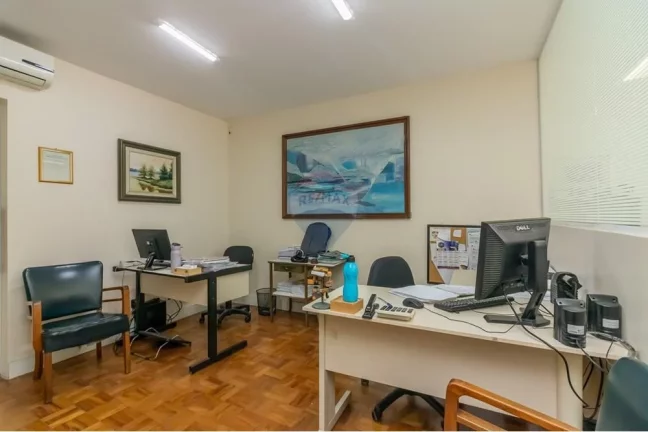 Imagem Oportunidade no centro histórico de SP – Conjunto Comercial de 87m² com renda imediata