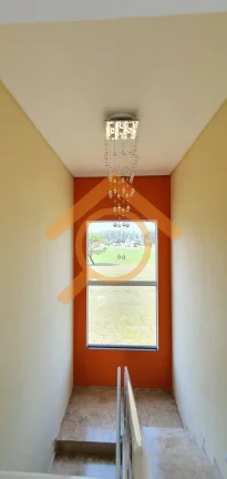 Imagem Casa em Condomínio de Luxo em Águas de Santa Bárbara-SP: 3 Quartos, Suíte, 2 Salas, 3 Banheiros, 4 Vagas, 220m².