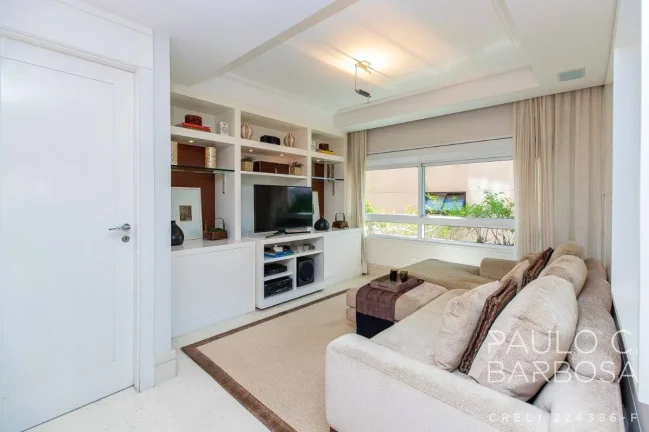 Imagem Rua Araguari com 3 Suítes - 4 Vagas - 243m²