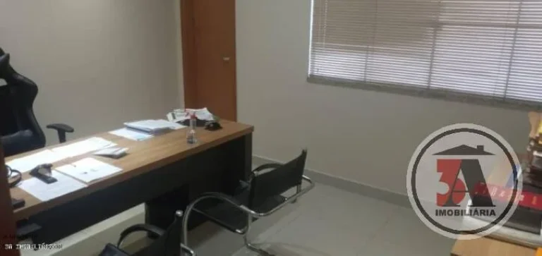 Imagem Prédio Comercial no Centro de PVH