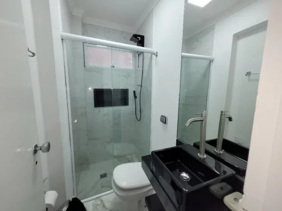 Imagem PITANGUEIRAS - UMA QUADRA PRAIA COM VISTINHA PARA O MAR, EXCELENTE APARTAMENTO TOTALMENTE REFORMADO, 108 M² ÚTEIS, GARAGEM NO PRÉDIO.