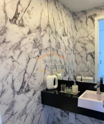 Imagem Apartamento amplo e confortável com 116m², em prédio com apenas 2 unidades por andar. Sala espaç...