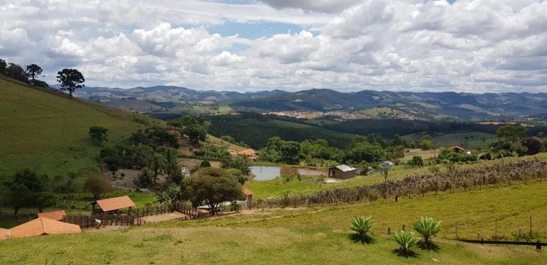 Imagem Lindo sítio em Pedra Bela