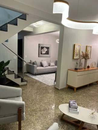 Imagem SOBRADO - OSASCO/CENTRO - à venda com 354m², 4 quartos e 4 vagas