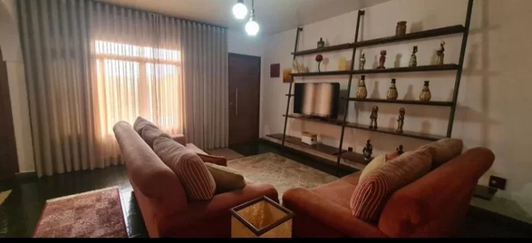 Imagem Sobrado com 4 dormitórios à venda, 320 m² por R$ 720.000 - Vila Cecília - Mogi das Cruzes/SP