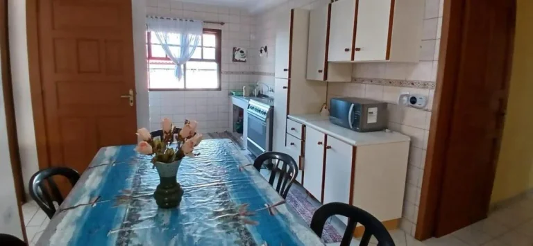 Foto do imóvel: Imóvel à Venda em Itapoá-SC, Bairro Itapema do Norte - Prédio com 03 Apartamentos Mobiliados