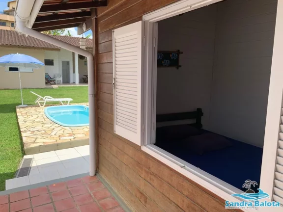 Imagem Bela casa a 250 metros da praia