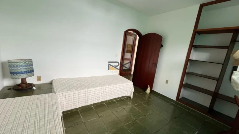 Imagem CASA EM CONDOMINIO FECHADO COM 3 DORMITÓRIOS,2 VAGAS DE GARAGEM,SALA 2 AMBIENTES