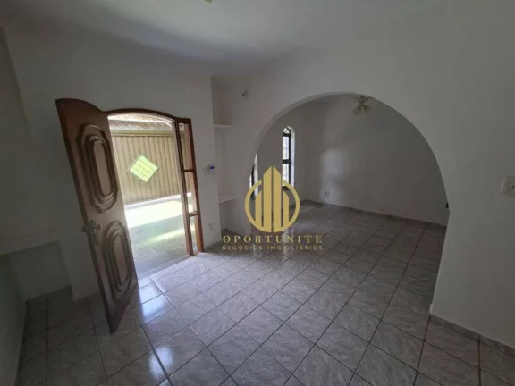 Imagem Casa para locação com dormitórios na zona leste.