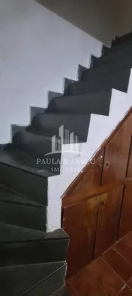 Imagem Casa 3 Dormitórios, 2 Banheiros, Lavanderia e 2 Vaga, muita escada, no Jardim Ipê, Mauá