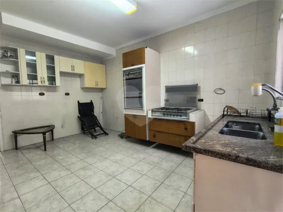 Imagem Sobrado à venda com 3 quartos, sendo 1 suíte, em Butantã, São Paulo - SP