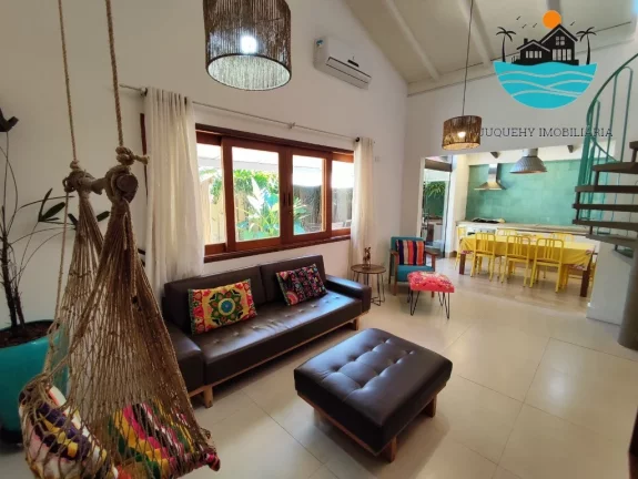 Imagem Casa de Temporada em Juquehy - 3 quartos sendo 02 suítes + 01 mezanino, 600metros da praia, piscina, max. 8 pessoas | Juquehy Imobiliária