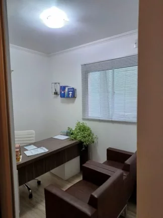 Imagem Sobrado com 4 dormitórios à venda, 250 m² por R$ 750.000,00 - Vila Amorim - Suzano/SP